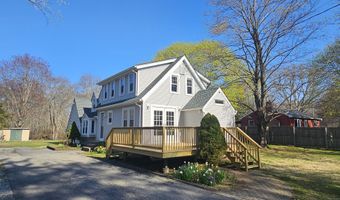35 Meadow Rd, Clinton, CT 06413