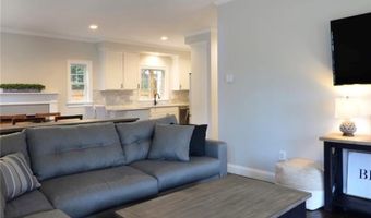 13 Arnold Ave 1, Jamestown, RI 02835