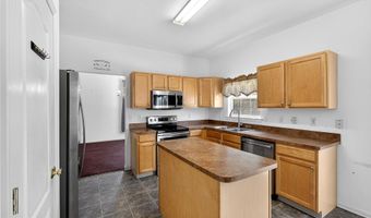 2 FOXFIELD Ct, Bear, DE 19701