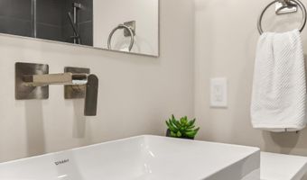 6101 EDSALL Rd 312, Alexandria, VA 22304
