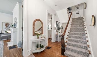 11005 Park Rd, Anchorage, KY 40223