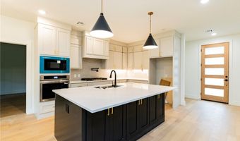 4 Lauder Cir, Bella Vista, AR 72715