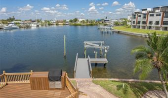 769 KINGSTON Ct, Apollo Beach, FL 33572