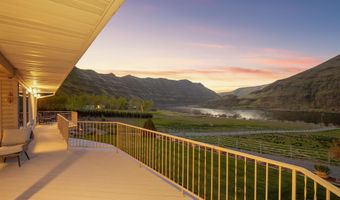 11056 Snake River Rd, Asotin, WA 99402