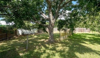 620 S 11th St, Aransas Pass, TX 78336