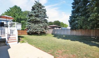 910 S Vista Dr, Algonquin, IL 60102