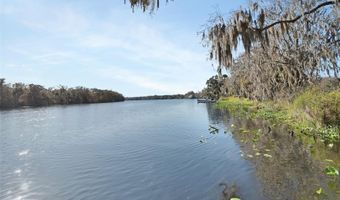 55512 FRONT St, Astor, FL 32102