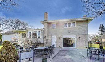 502 S Reuter Dr, Arlington Heights, IL 60005