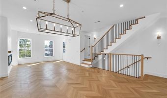 500 SW B St 3, Bentonville, AR 72712