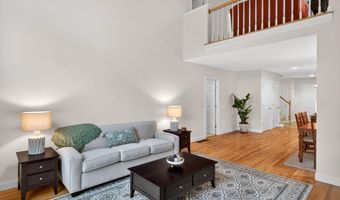 5 Blue Meadow Ct 5, Bourne, MA 02532