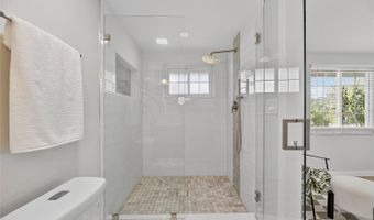 635 JAMAICA Cir E, Apollo Beach, FL 33572