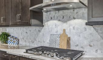 5254 WOLF CREEK Dr, Apollo Beach, FL 33572