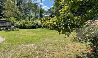 163 Woodside Ave, Cumberland, RI 02864