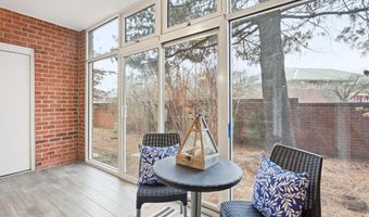 6924 FAIRFAX Dr 122, Arlington, VA 22213