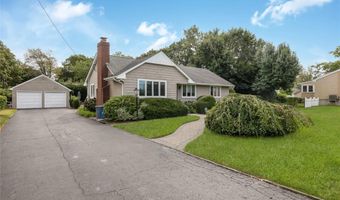 18 Central Ave, Amityville, NY 11701