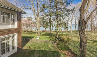283 Corning Dr, Bratenahl, OH 44108