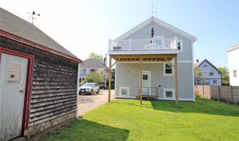 28 W Narragansett Ave, Newport, RI 02840