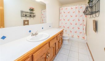 15143 Briarwood Dr, Basehor, KS 66007