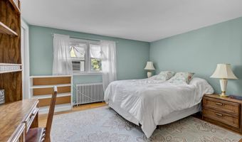 55 Bayside Ave, Amityville, NY 11701