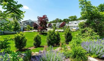 44 Travelers Ct 34, East Greenwich, RI 02818