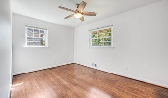 7306 WAYNE Dr, Annandale, VA 22003