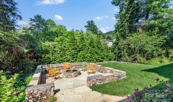 200 Aurora Dr, Asheville, NC 28805