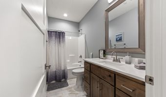 570 Linden Dr 316, Arnolds Park, IA 51331