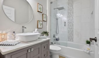 145 SILVER FALLS Dr, Apollo Beach, FL 33572