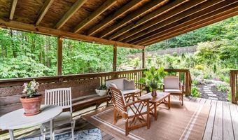 447 Farm Rd, Arlington, VT 05250