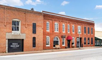 33 W Olive St, Aurora, MO 65605