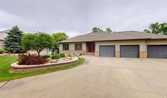 2704 Campus Ln, Albert Lea, MN 56007