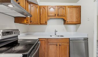 8604 VILLAGE Way 04/8604F, Alexandria, VA 22309