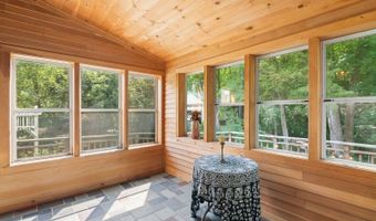 76 Spruce St, Brattleboro, VT 05301