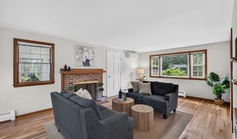 10 Hemlock Rd, Andover, MA 01810