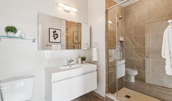 989 S BUCHANAN St #225, Arlington, VA 22204