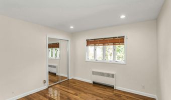 260 Oakridge Ln, Albertson, NY 11507