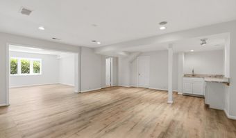 7009 LOCH LOMOND Dr, Bethesda, MD 20817