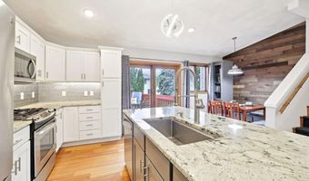 15 Eastridge Ct, Madison, WI 53716