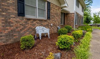 994 COMANCHE Trl, Anniston, AL 36206