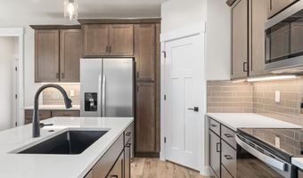 4061 SADDLEBACK Ln, Cheyenne, WY 82001