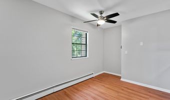 37 Enid St APT C, Bridgeport, CT 06606
