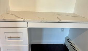 826 Oldfield Rd 2nd Fl+3rd Fl, Fairfield, CT 06824