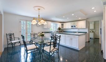 20 Parkhaven Dr, Amherst, NY 14228