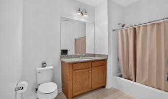 1 Francis Dr 405, Andover, MA 01810
