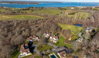 15 Hammersmith Rd 31A, Newport, RI 02840