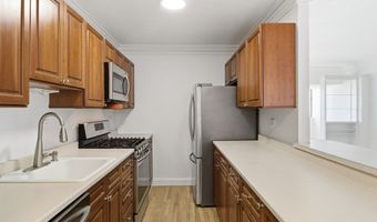 6 Whittier Place 17D, Boston, MA 02114