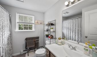 45 Chestnut St, Athol, MA 01331