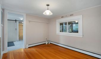 61 Old Phinneys Ln, Barnstable, MA 02630