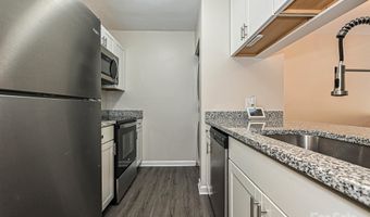 7916 Charter Oak Ln, Charlotte, NC 28226