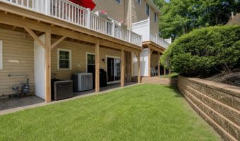 31 White Oak Ln, Aberdeen, NJ 07747